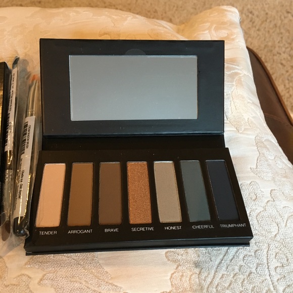 Wowza!!! All younique makeup check it out!!! - Picture 4 of 7